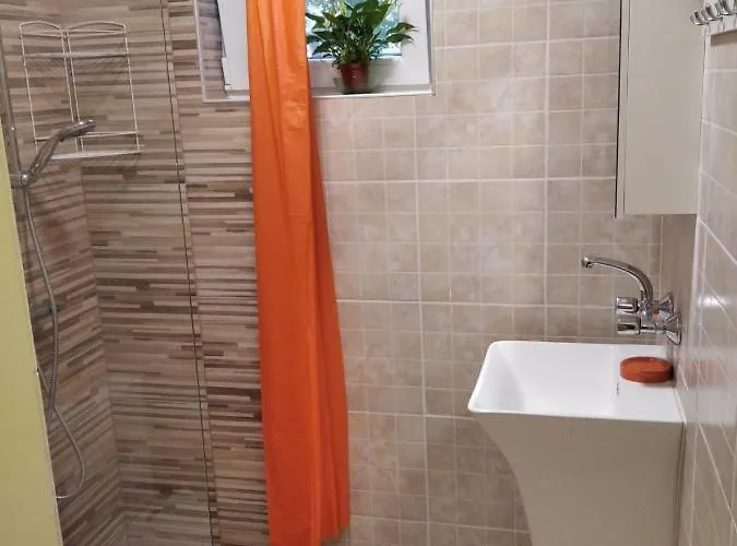 тихото място アパート *